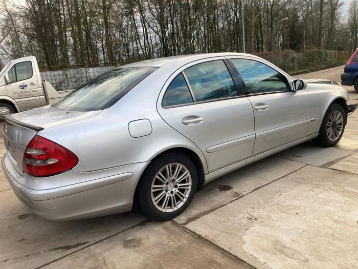 Mercedes E 2.2 E-200 CDI 16V Sloopvoertuig (2007, Zilvergrijs)
