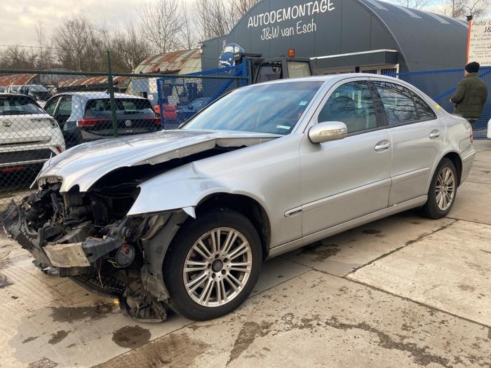 Mercedes E 2.2 E-200 CDI 16V Sloopvoertuig (2007, Zilvergrijs)