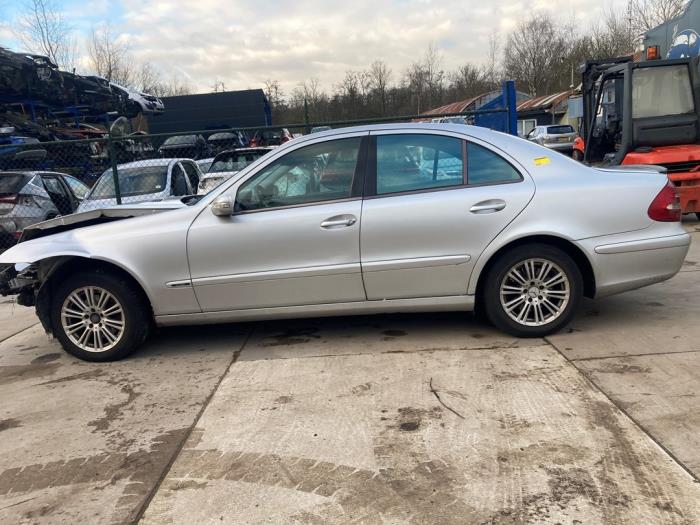 Mercedes E 2.2 E-200 CDI 16V Sloopvoertuig (2007, Zilvergrijs)
