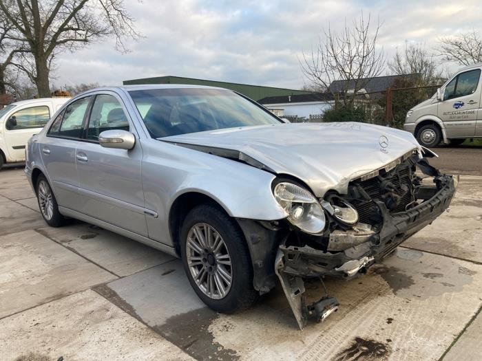 Mercedes E 2.2 E-200 CDI 16V Sloopvoertuig (2007, Zilvergrijs)
