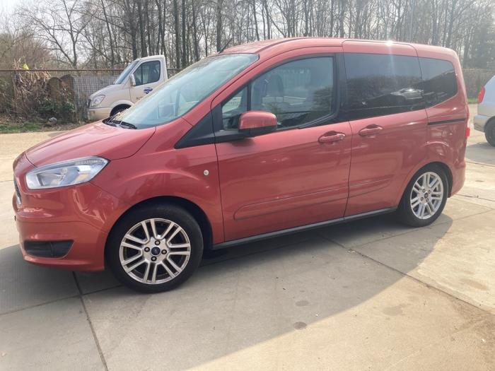 Ford Tourneo Courier 1.0 Ti-VCT EcoBoost 12V Sloopvoertuig (2015, Oranje, Rood)