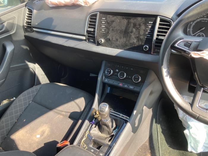 Skoda Karoq 1.0 TSI 12V Sloopvoertuig (2022, Blauw)