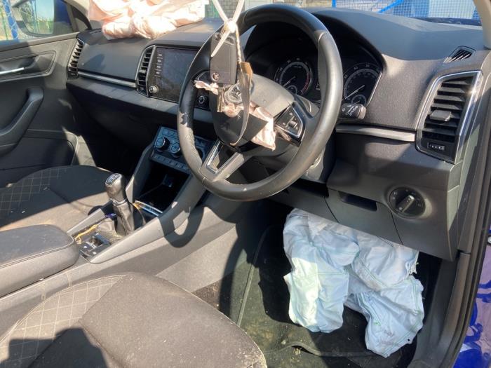 Skoda Karoq 1.0 TSI 12V Sloopvoertuig (2022, Blauw)