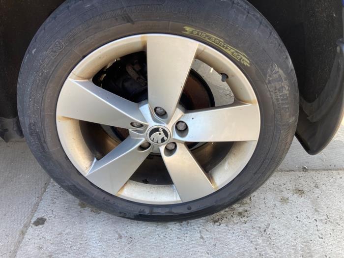 Skoda Karoq 1.0 TSI 12V Sloopvoertuig (2022, Blauw)