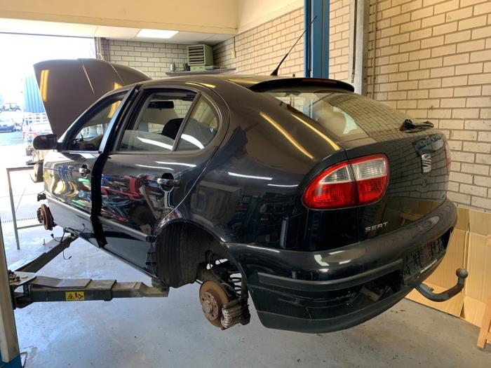 Seat Leon 1.6 16V Sloopvoertuig (2001, Metallic, Zwart)