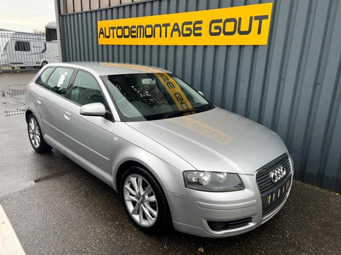 Audi A3 Sportback Quattro 3.2 V6 24V Sloopvoertuig (2005, Zilvergrijs)