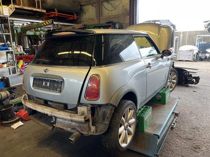 Mini Mini One/Cooper 1.6 16V One Sloopvoertuig (2002, Zilvergrijs)