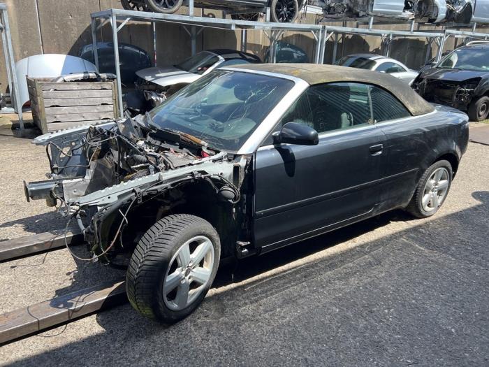 Audi A4 Cabriolet 1.8 T 20V Sloopvoertuig (2005, Metallic, Zwart)
