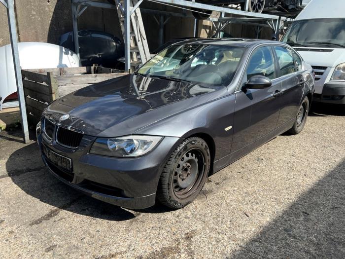 BMW 3 serie 320i 16V Sloopvoertuig (2005, Metallic, Grijs, Grafiet)