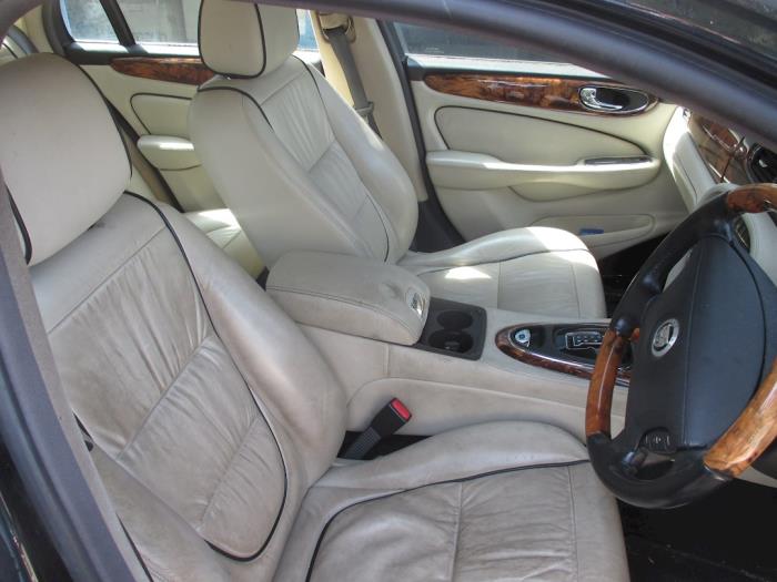 Jaguar XJ 2.7d V6 24V Sloopvoertuig (2007, Zwart)