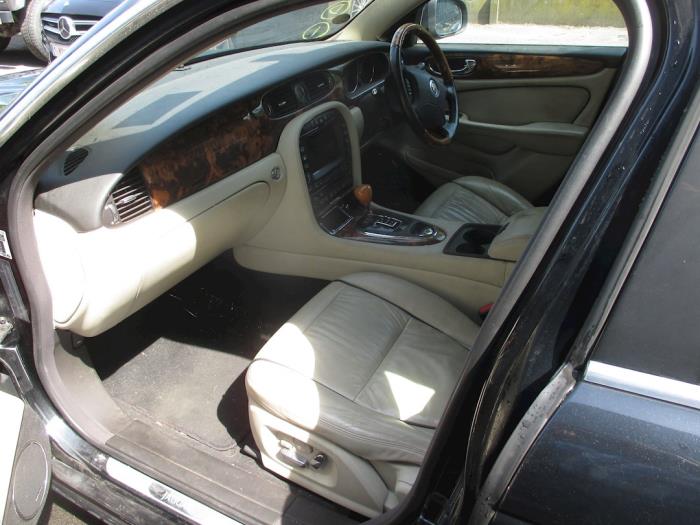 Jaguar XJ 2.7d V6 24V Sloopvoertuig (2007, Zwart)