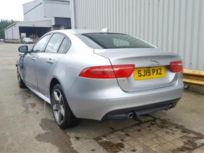 Jaguar XE 2.0 200 Turbo 16V Sloopvoertuig (2019, Zilver)