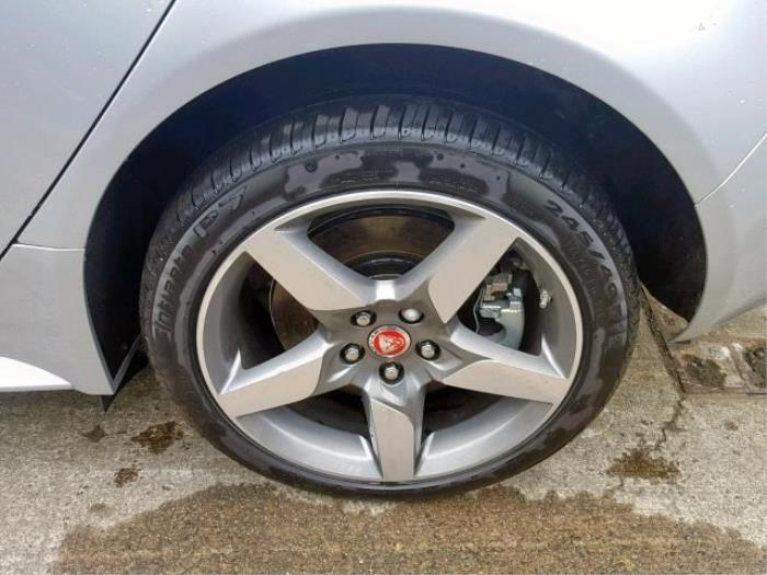 Jaguar XE 2.0 200 Turbo 16V Sloopvoertuig (2019, Zilver)