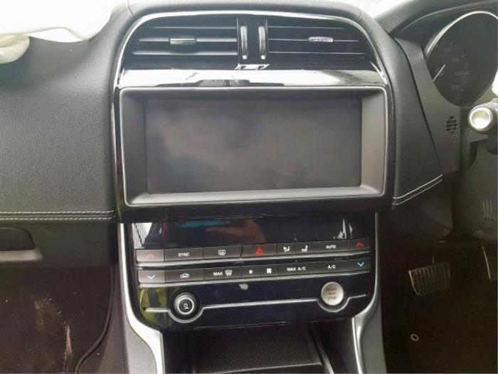 Jaguar XE 2.0 200 Turbo 16V Sloopvoertuig (2019, Zilver)