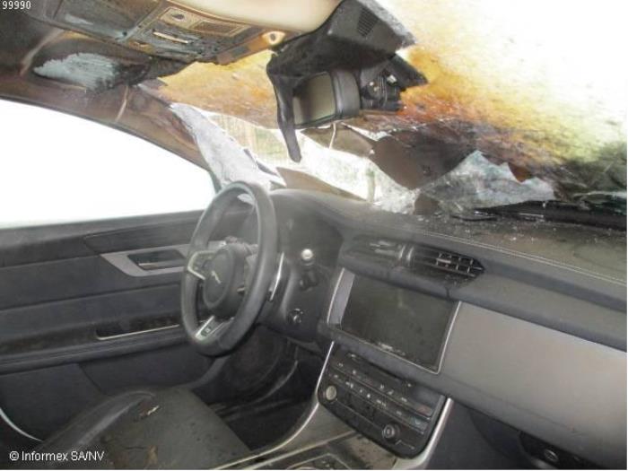 Jaguar XF 2.0d 180 16V AWD Sloopvoertuig (2016, Wit)