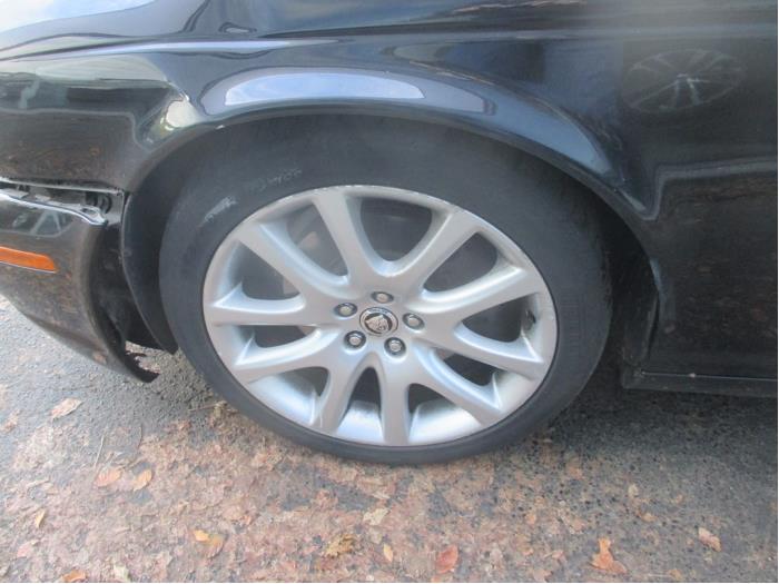 Jaguar XJ 2.7d V6 24V Sloopvoertuig (2009, Zwart)