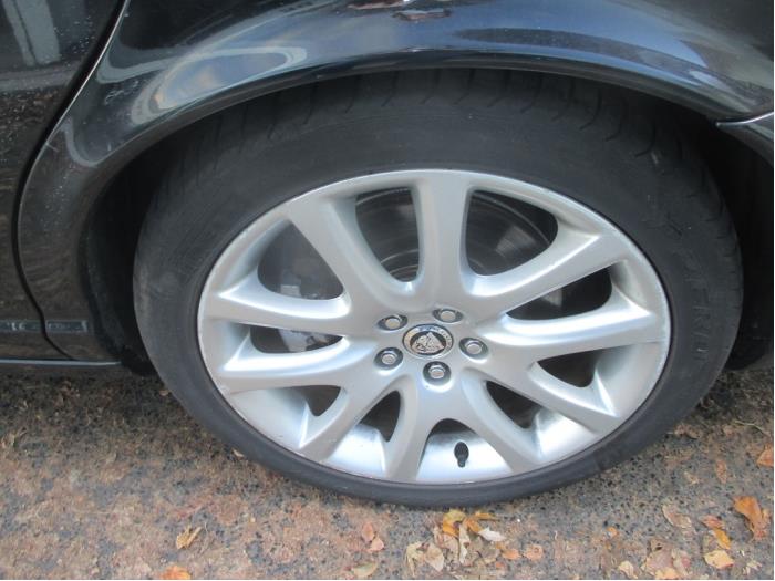 Jaguar XJ 2.7d V6 24V Sloopvoertuig (2009, Zwart)