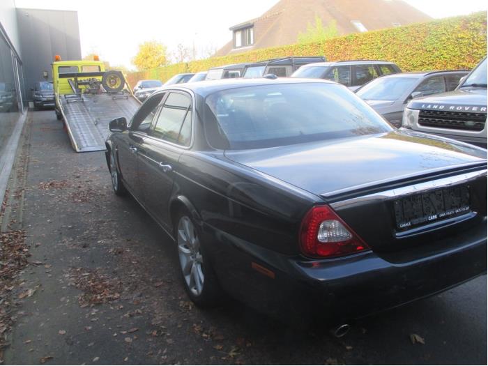 Jaguar XJ 2.7d V6 24V Sloopvoertuig (2009, Zwart)