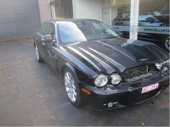 Jaguar XJ 2.7d V6 24V Sloopvoertuig (2009, Zwart)