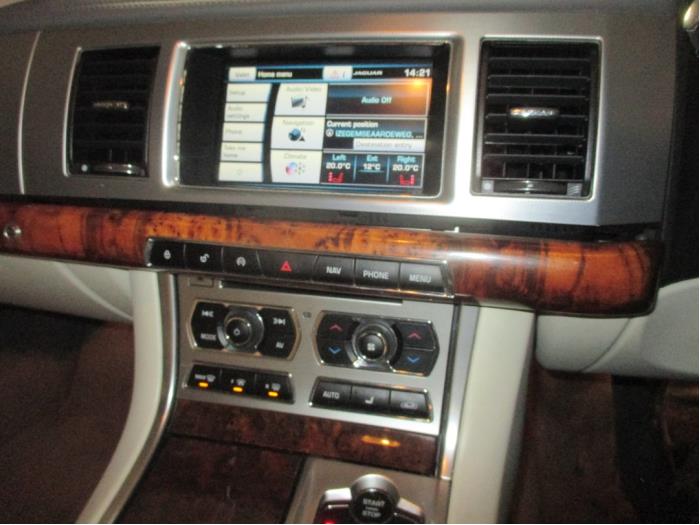 Jaguar XF 2.2 D 16V Sloopvoertuig (2014, Donker, Saffierblauw, Saffierzwart)