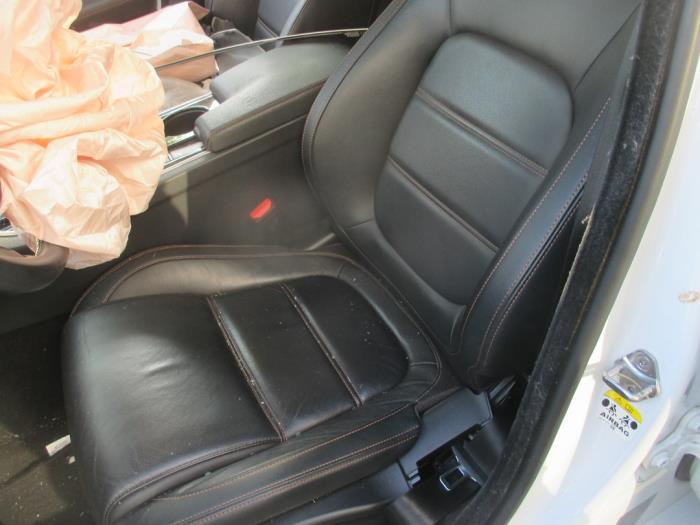 Jaguar XE 2.0d 180 16V Sloopvoertuig (2016, Wit)