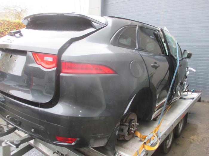 Jaguar F-Pace Sloopvoertuig (2017, Grijs)