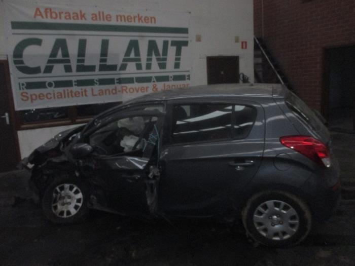 Hyundai i20 1.1 CRDi VGT 12V Sloopvoertuig (2014, Moondust)