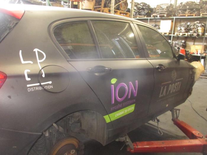 BMW 1 serie 120d TwinPower Turbo 2.0 16V Sloopvoertuig (2016, Zwart, Saffierblauw, Saffierzwart)