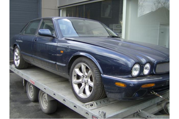 Jaguar XJR 4.0 V8 32V Supercharged Sloopvoertuig (1998, Saffierblauw, Saffierzwart)