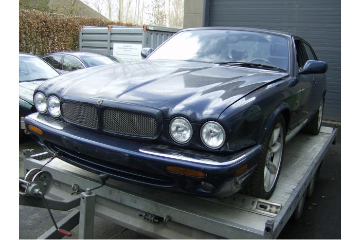 Jaguar XJR 4.0 V8 32V Supercharged Sloopvoertuig (1998, Saffierblauw, Saffierzwart)