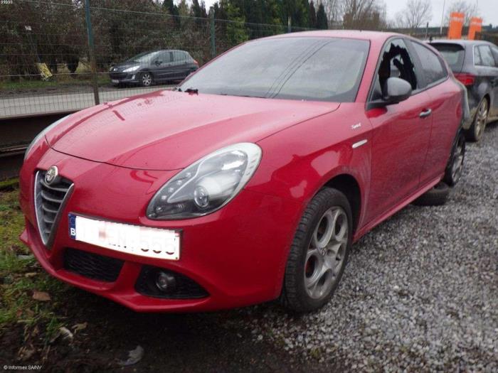 Alfa Romeo Giulietta 1.6 JTDm 16V Sloopvoertuig (2015, Rood)