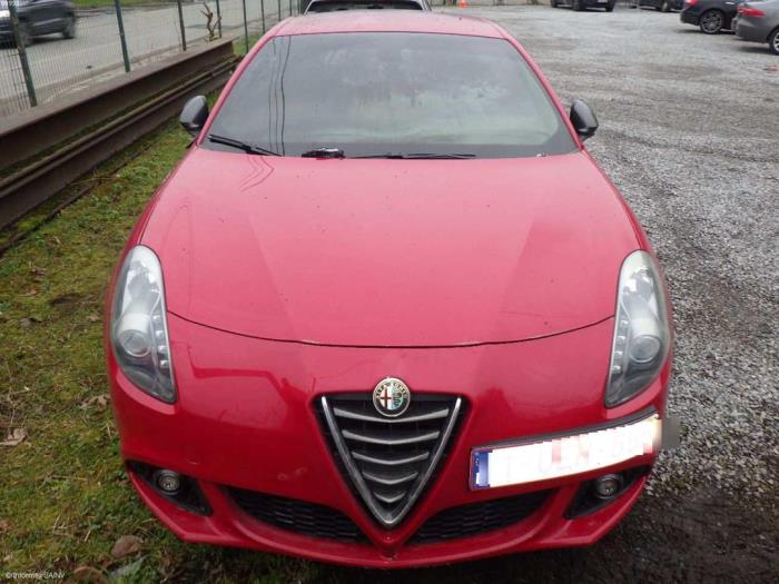 Alfa Romeo Giulietta 1.6 JTDm 16V Sloopvoertuig (2015, Rood)