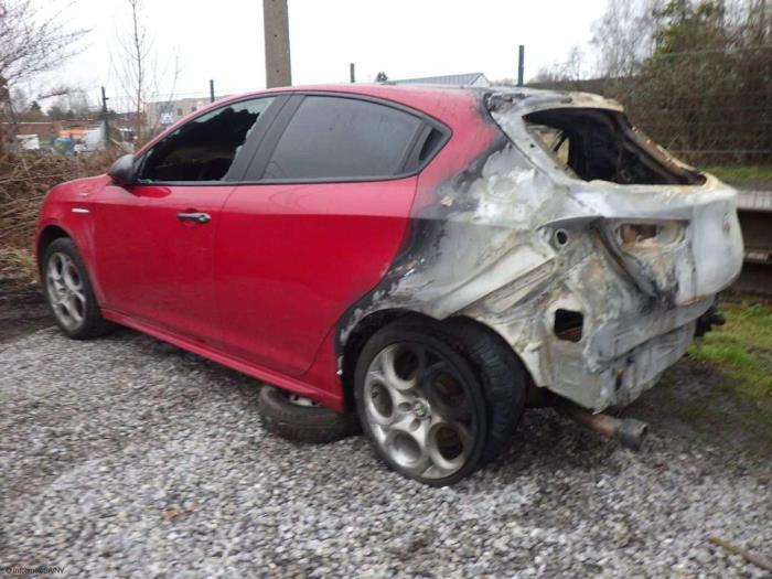 Alfa Romeo Giulietta 1.6 JTDm 16V Sloopvoertuig (2015, Rood)