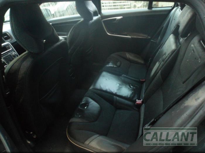 Volvo V60 I 2.0 D2 16V Sloopvoertuig (2016, Zwart)