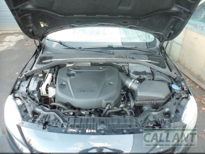 Volvo V60 I 2.0 D2 16V Sloopvoertuig (2016, Zwart)