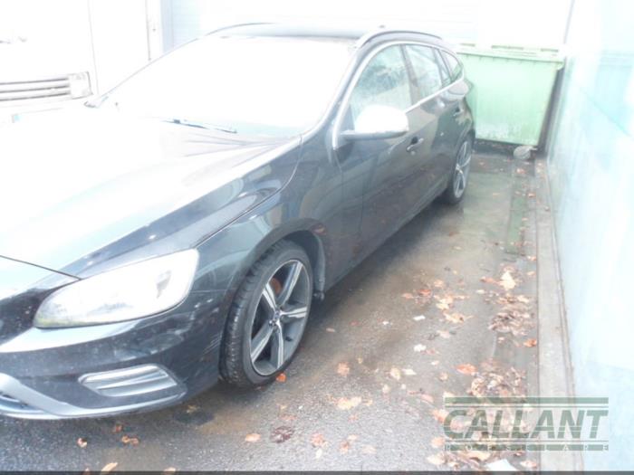 Volvo V60 I 2.0 D2 16V Sloopvoertuig (2016, Zwart)