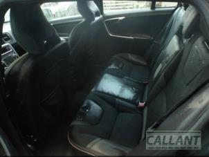 Volvo V60 I 2.0 D2 16V Sloopvoertuig (2016, Zwart)