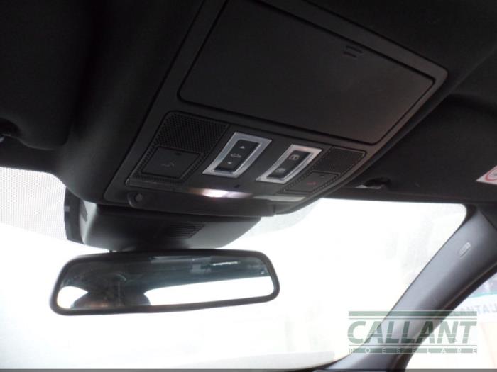 Jaguar XE 2.0 D E-Performance 16V Sloopvoertuig (2016, Blauw)