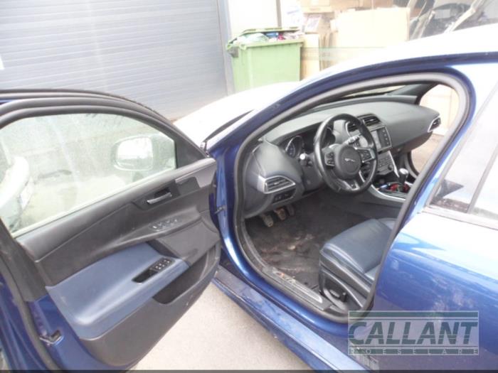 Jaguar XE 2.0 D E-Performance 16V Sloopvoertuig (2016, Blauw)