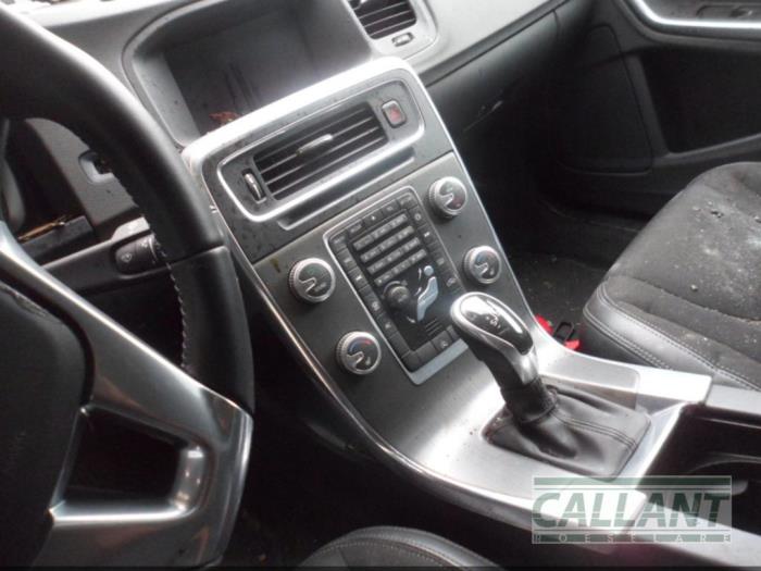 Volvo S60 II 2.0 D3 16V Sloopvoertuig (2016, Zwart)