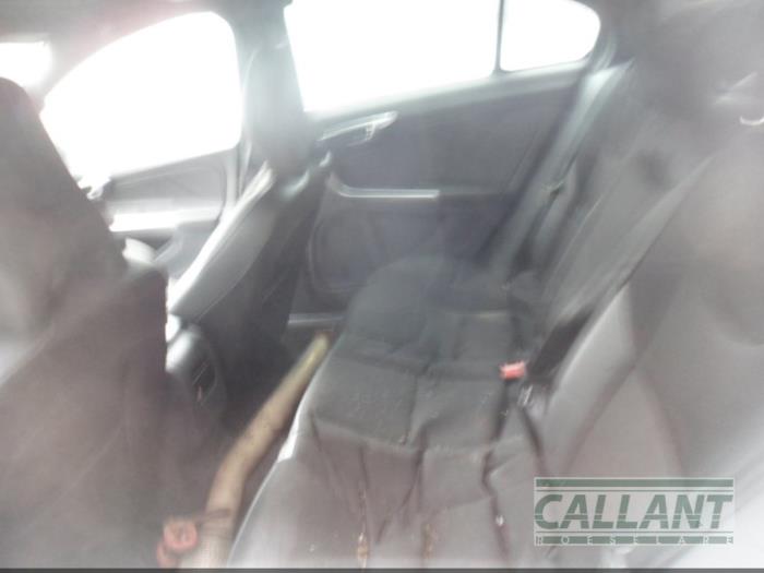 Volvo S60 II 2.0 D3 16V Sloopvoertuig (2016, Zwart)