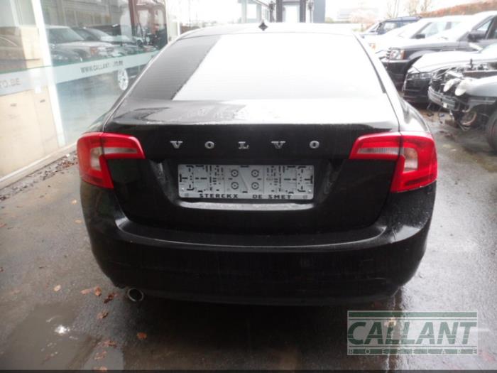 Volvo S60 II 2.0 D3 16V Sloopvoertuig (2016, Zwart)