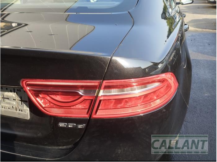 Jaguar XE 2.0d 180 16V Sloopvoertuig (2017, Zwart)