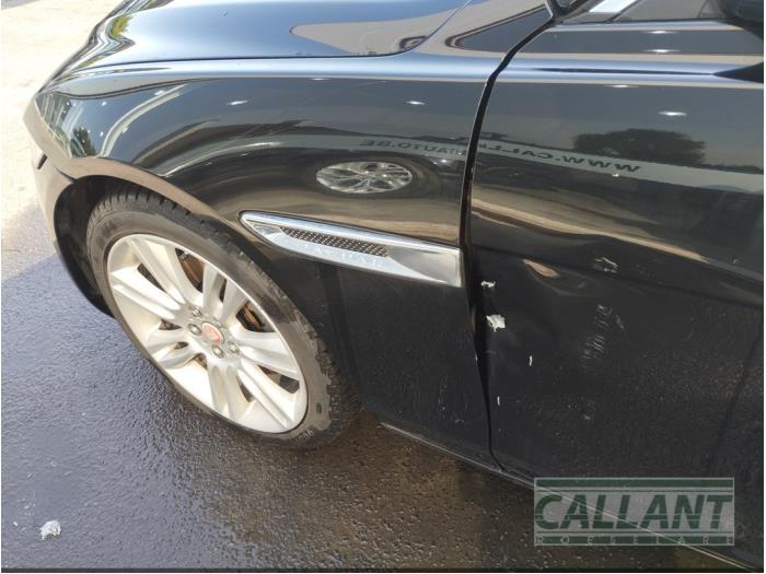 Jaguar XE 2.0d 180 16V Sloopvoertuig (2017, Zwart)