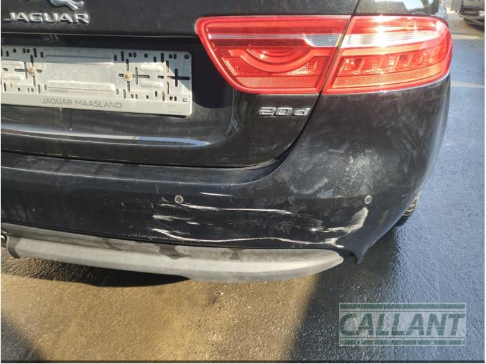Jaguar XE 2.0d 180 16V Sloopvoertuig (2017, Zwart)