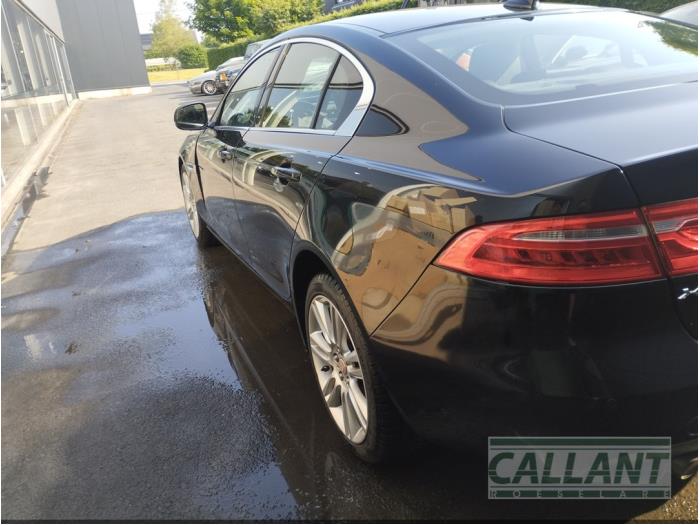 Jaguar XE 2.0d 180 16V Sloopvoertuig (2017, Zwart)
