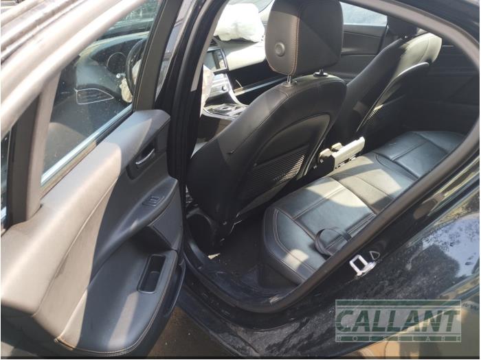 Jaguar XE 2.0d 180 16V Sloopvoertuig (2017, Zwart)