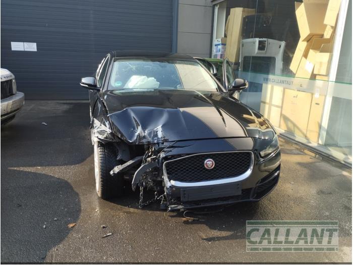 Jaguar XE 2.0d 180 16V Sloopvoertuig (2017, Zwart)
