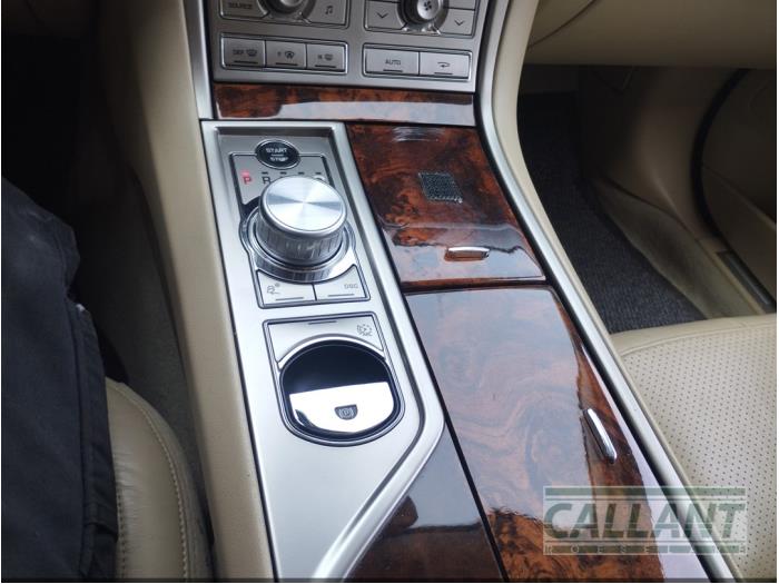 Jaguar XF 2.7 D V6 24V Sloopvoertuig (2010, Donker, Groen)