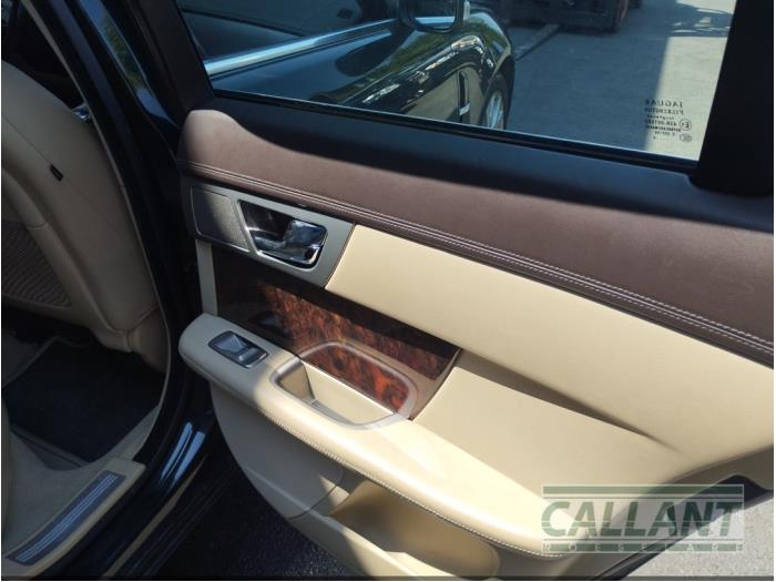 Jaguar XF 2.7 D V6 24V Sloopvoertuig (2010, Donker, Groen)